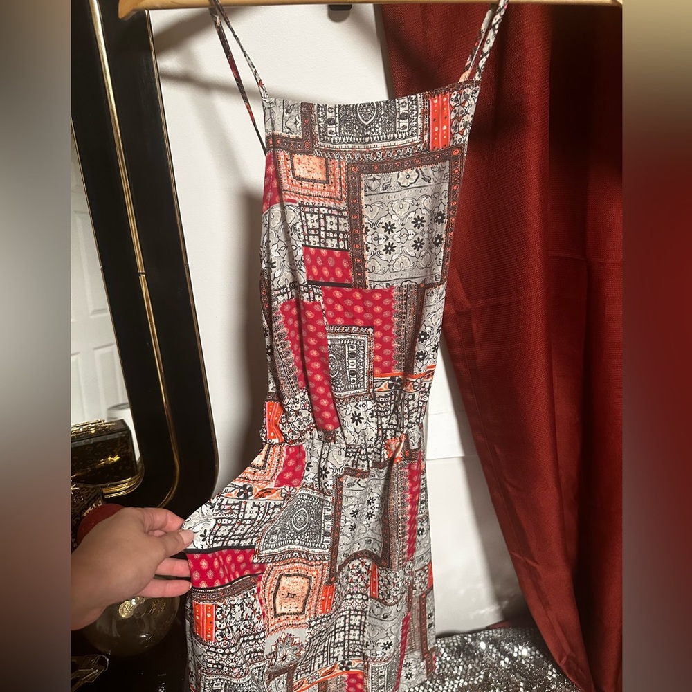 Cute above knee patterned dress with pockets